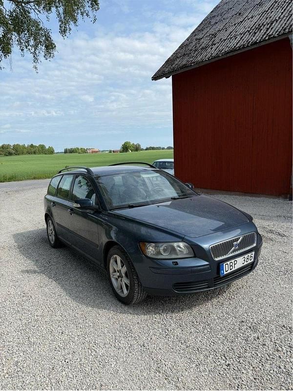 Blå Begagnad 2007 Volvo V50 Kinetic Kombi | 20 000 kr - Bild 1/4