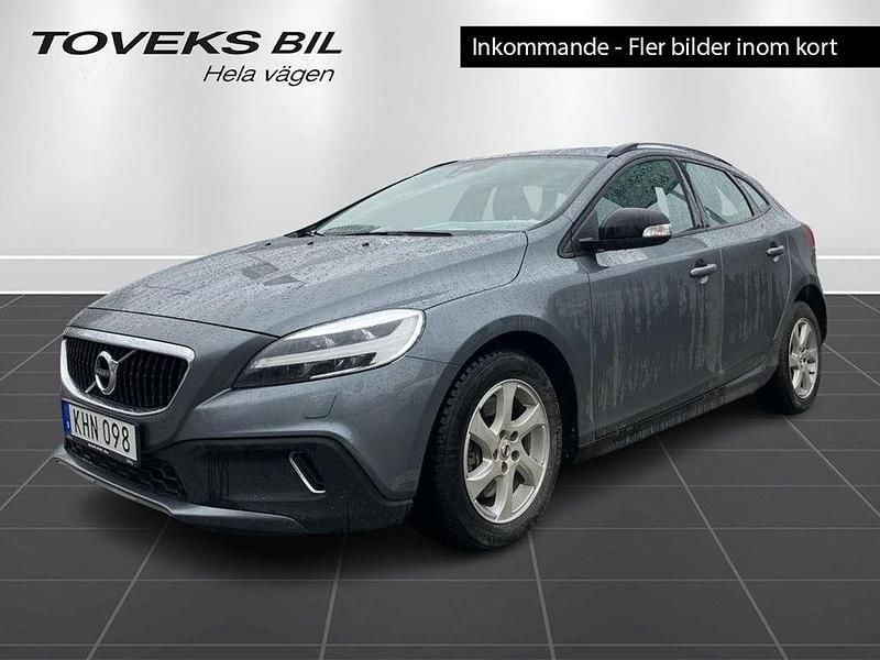 Grå Begagnad 2017 Volvo V40 CC Kombi | 189 000 kr (Marknadspris) - Bild 1/1