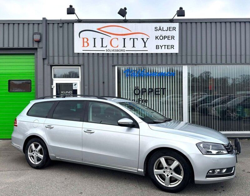 Silver Begagnad 2012 VW Passat Kombi | 56 900 kr (Marknadspris) - Bild 1/4