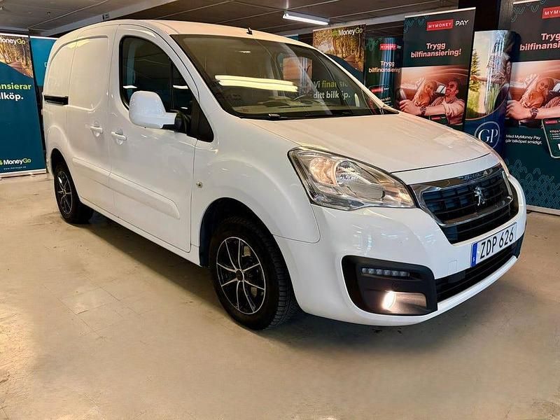 Vit Begagnad 2018 Peugeot Partner Van | 69 900 kr (Bra pris) - Bild 1/4