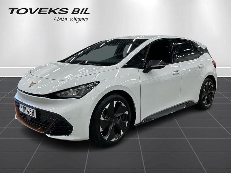 Vit Begagnad 2025 Cupra Born e-Boost Halvkombi | 329 900 kr (Marknadspris) - Bild 1/4