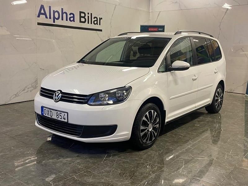 Vit Begagnad 2013 VW Touran Minibuss | 54 900 kr (Bra pris) - Bild 1/4