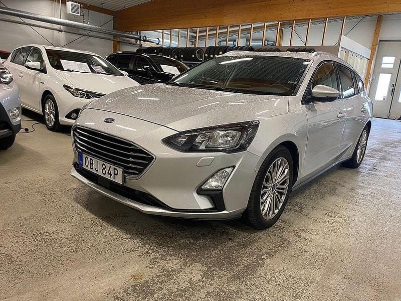 Grå Begagnad 2019 Ford Focus ST-Line Kombi | 174 000 kr (Marknadspris) - Bild 1/1