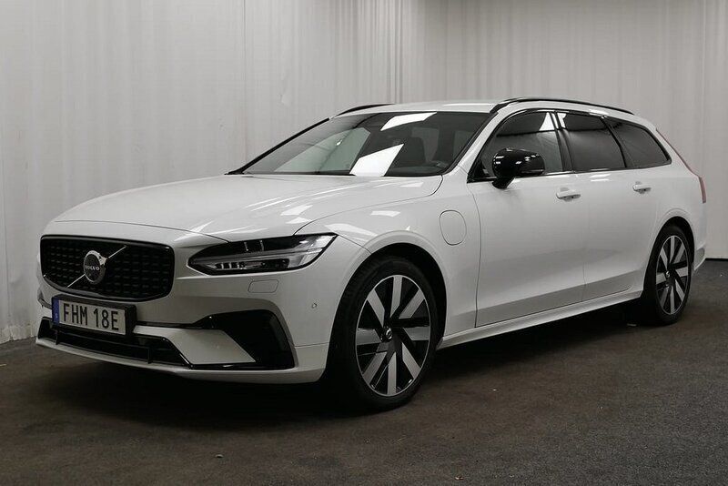 Vit Begagnad 2023 Volvo V90 Plus Kombi | 489 900 kr (Marknadspris) - Bild 1/4
