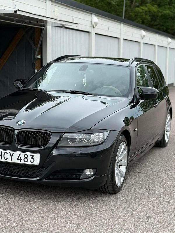 Begagnad BMW 320 184 HK (135 kW) 2011 Kombi