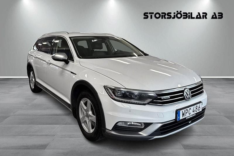 Vit Begagnad 2016 VW Passat Alltrack Kombi | 127 000 kr (Dyr) - Bild 1/4