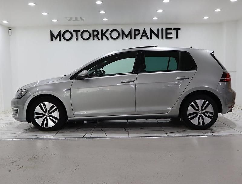 Begagnad VW Golf VII GTE 204 HK (150 kW) 2016 Silver Halvkombi