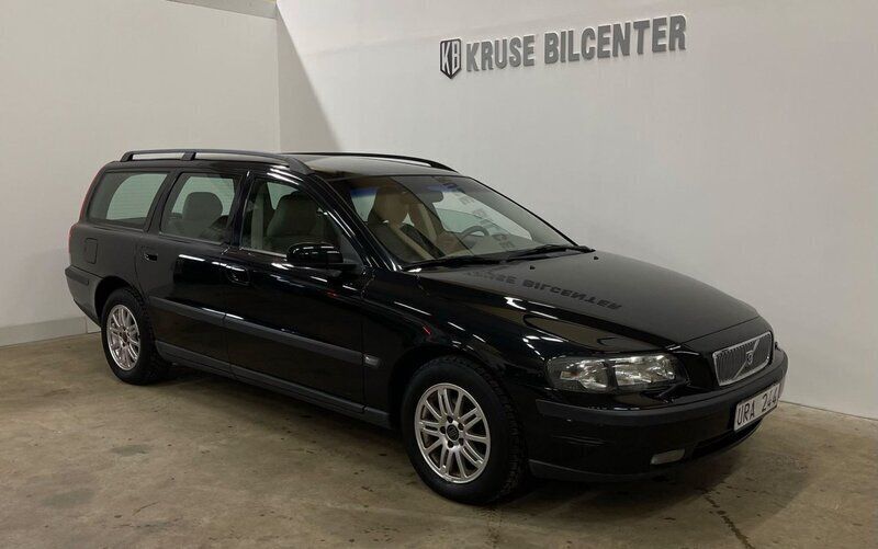 Svart Begagnad 2003 Volvo V70 Business Edition Kombi | 49 900 kr (Lite dyr) - Bild 1/4