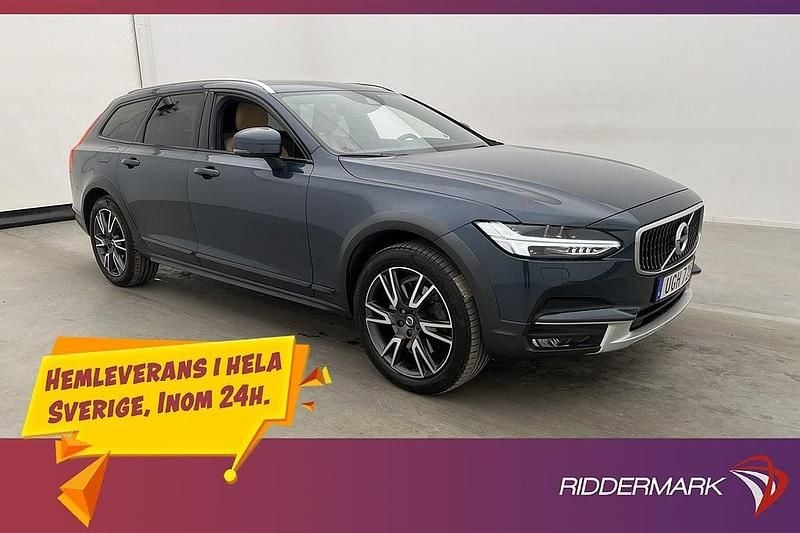 Mblå Begagnad 2018 Volvo V90 CC Pro Kombi | 359 900 kr (Marknadspris) - Bild 1/3