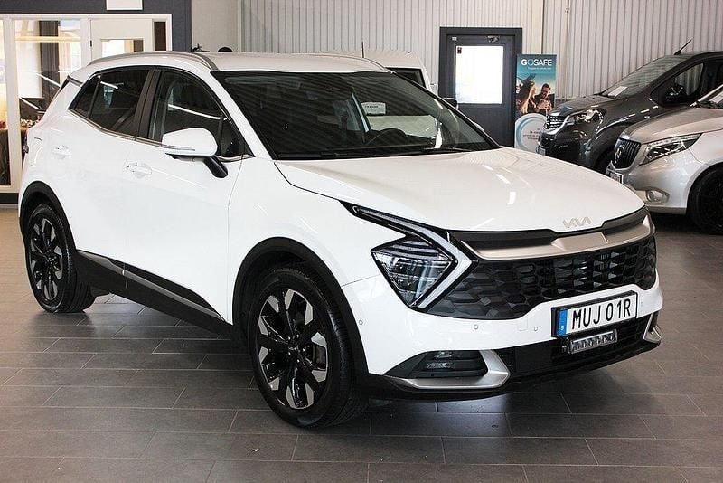 Vit Begagnad 2023 Kia Sportage 3 SUV | 344 500 kr (Superpris) - Bild 1/4