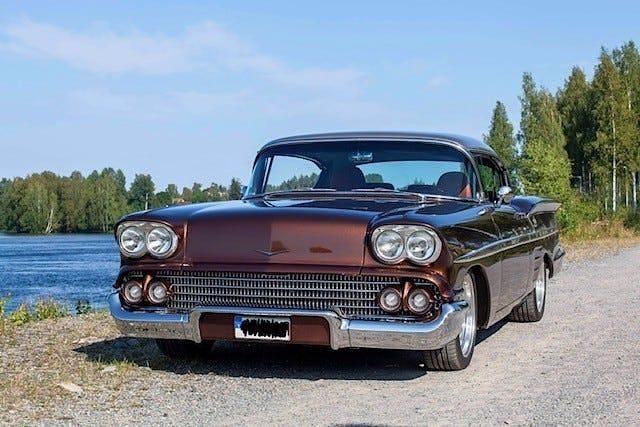 Begagnad Chevrolet Impala 430 HK (316 kW) 1958 Tvåfärgad; kopparbrun/ljus champagne