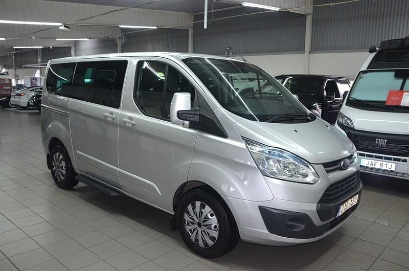 Grå Begagnad 2015 Ford Tourneo Custom Van | 179 900 kr (Marknadspris) - Bild 1/4
