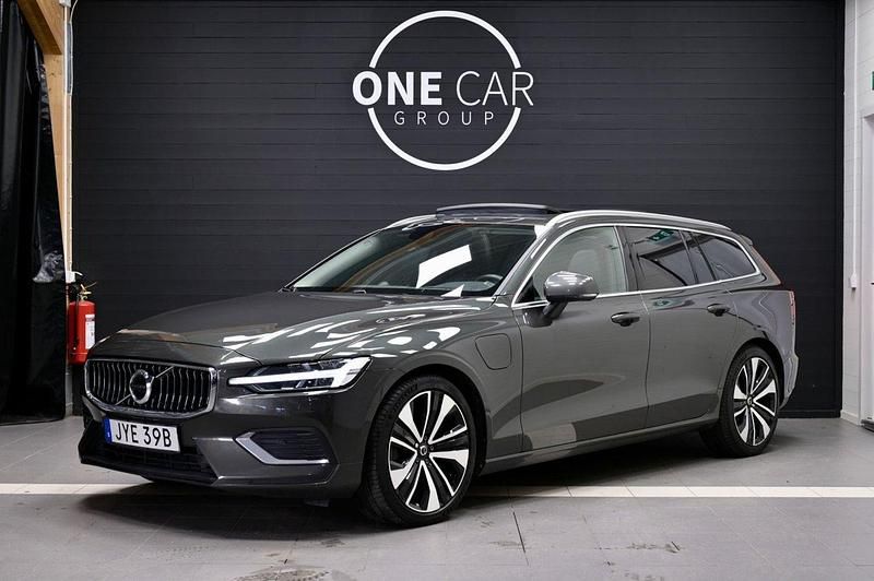 Mörkgrå (grå) Begagnad 2021 Volvo V60 Inscription Kombi | 379 800 kr (Dyr) - Bild 1/4