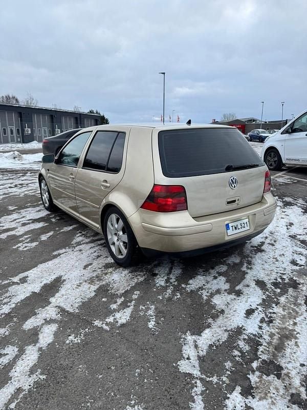 Begagnad VW Golf IV GTI 180 HK (132 kW) 2003 Champagne