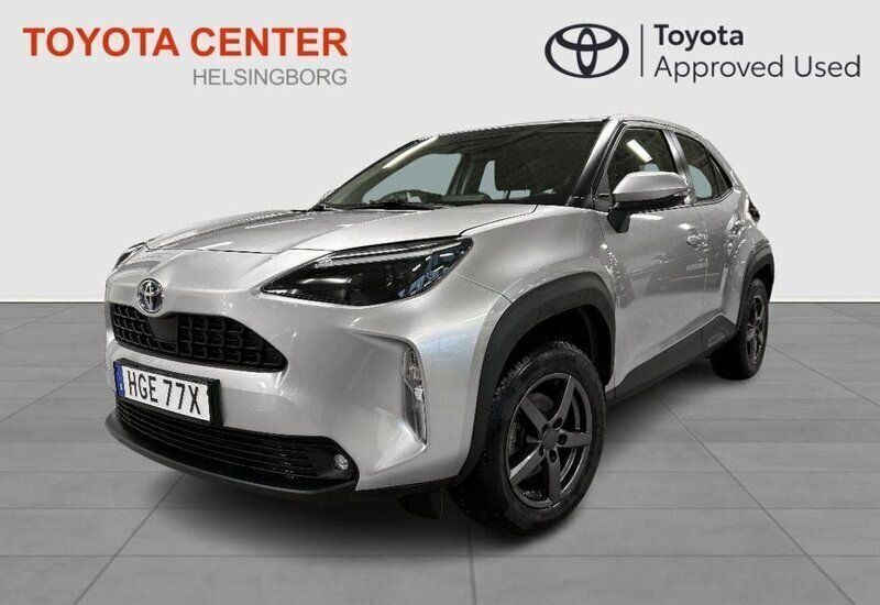 Silver Begagnad 2022 Toyota Yaris Cross Active SUV | 284 900 kr (Lite dyr) - Bild 1/4
