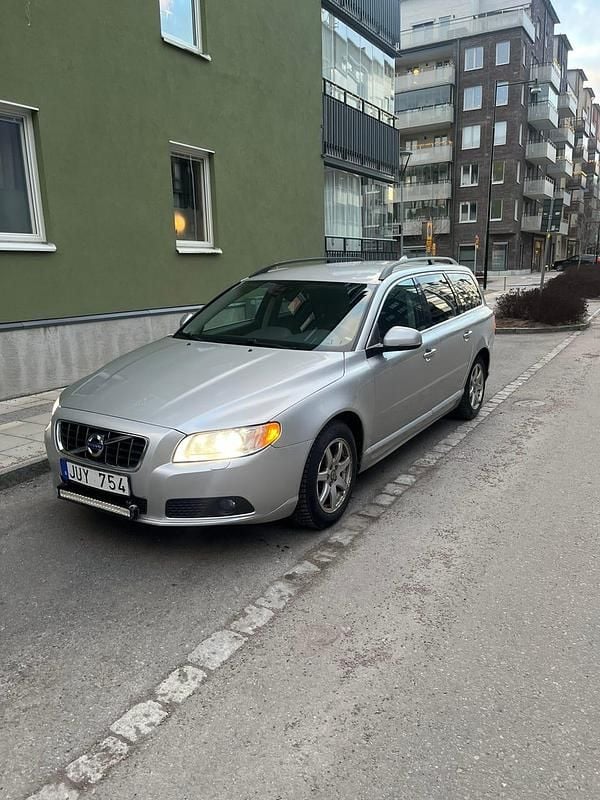 Begagnad 2012 Volvo V70 Kombi | 62 000 kr - Bild 1/4