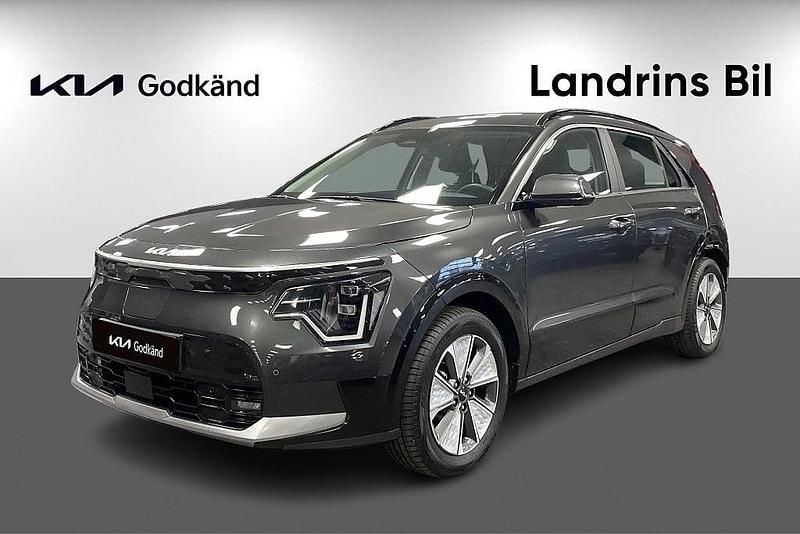 Grå Begagnad 2022 Kia e-Niro SUV | 309 000 kr (Marknadspris) - Bild 1/4