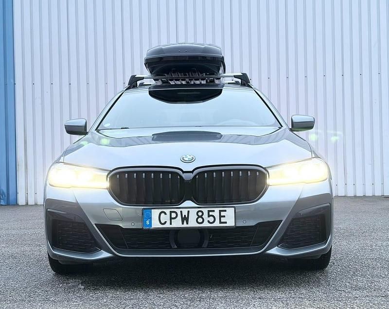 Begagnad BMW 530 M Sport 292 HK (214 kW) 2022 Blå Kombi