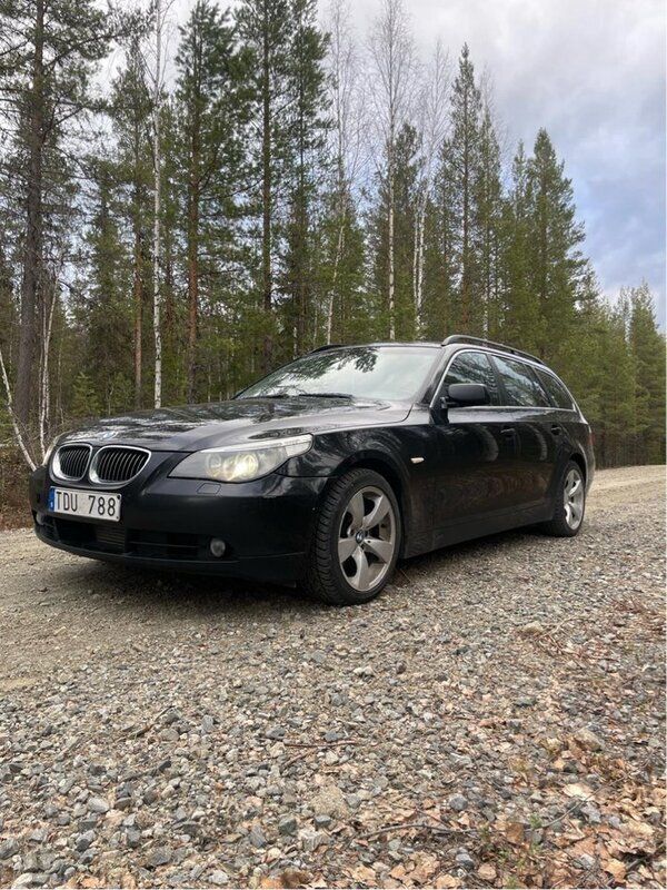 Svart Begagnad 2007 BMW 530 Kombi | 35 000 kr - Bild 1/4
