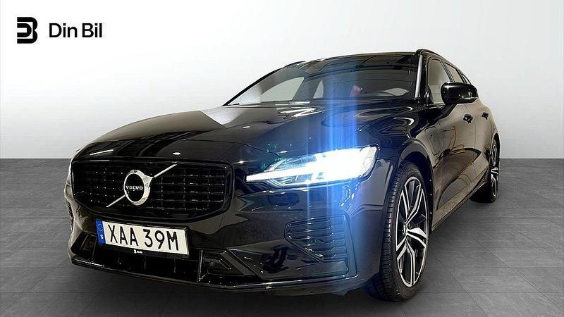 Svart Begagnad 2021 Volvo V60 R-Design Kombi | 379 900 kr (Marknadspris) - Bild 1/4