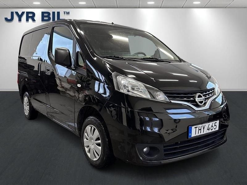 Svart Begagnad 2017 Nissan NV200 Minibuss | 89 000 kr (Marknadspris) - Bild 1/4