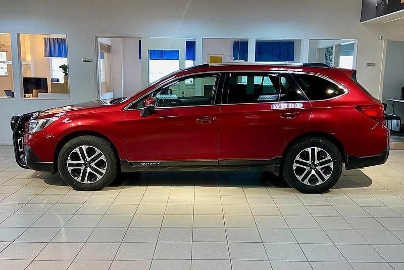 Ljusröd (röd) Begagnad 2018 Subaru Outback SUV | 239 800 kr (Superpris) - Bild 1/4