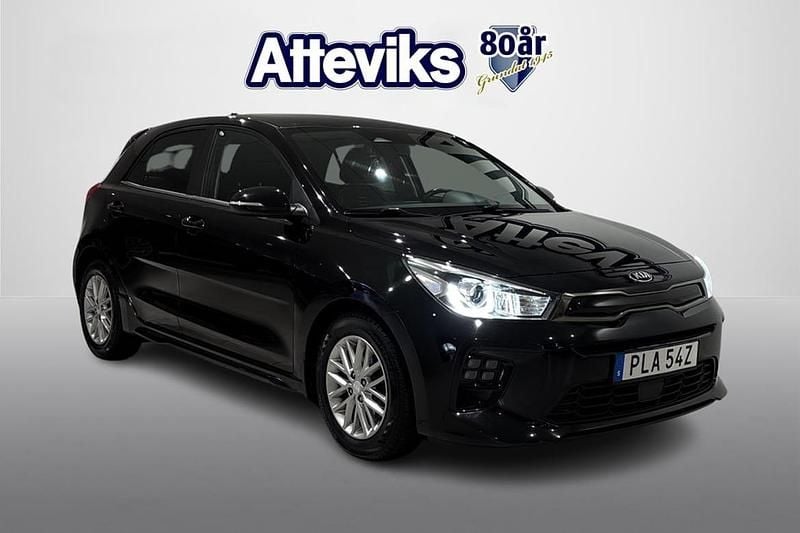 Svart Begagnad 2020 Kia Rio Halvkombi | 209 900 kr (Lite dyr) - Bild 1/4