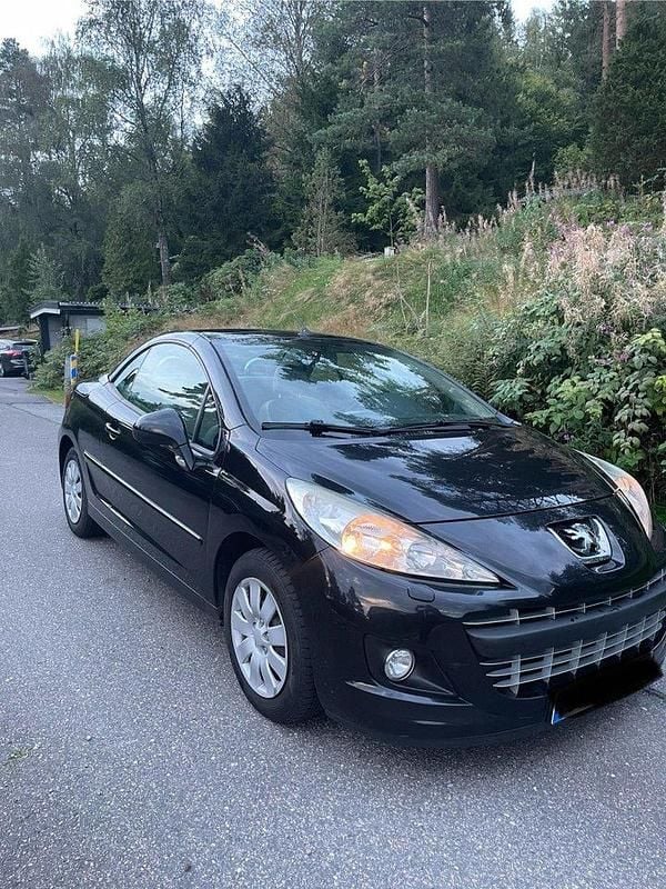 Svart Begagnad 2011 Peugeot 207 CC Cab | 52 000 kr (Bra pris) - Bild 1/4