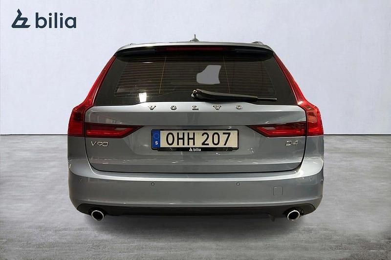 Begagnad Volvo V90 Momentum 190 HK (139 kW) 2016 Ljusblå Kombi