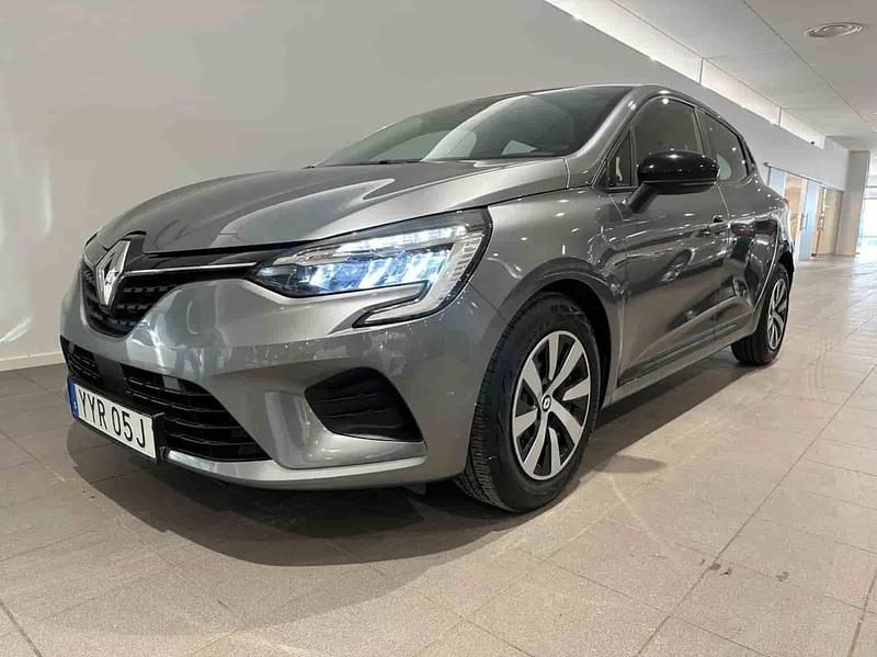 Grå Begagnad 2023 Renault Clio V Halvkombi | 149 500 kr (Marknadspris) - Bild 1/1