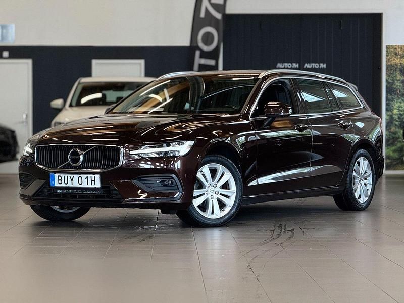 Mörkbrun Begagnad 2019 Volvo V60 Momentum Kombi | 239 900 kr (Bra pris) - Bild 1/4