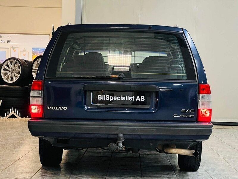 Begagnad Volvo 945 Standard 135 HK (99 kW) 1998 Mörkblå Kombi