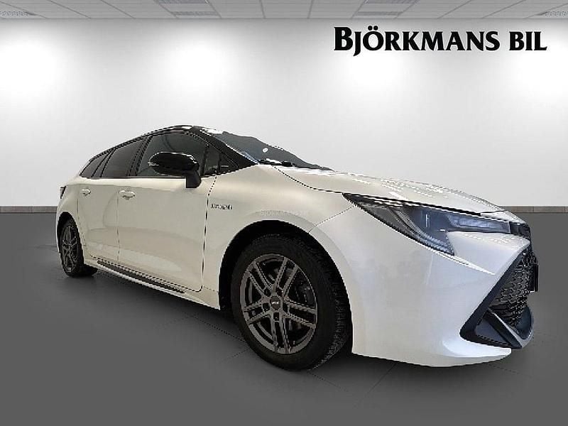 Begagnad Toyota Corolla 152 HK (111 kW) 2020 Vit Kombi