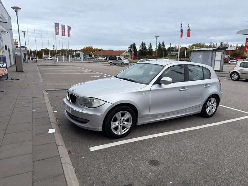 Begagnad BMW 118 143 HK (105 kW) 2010 Halvkombi
