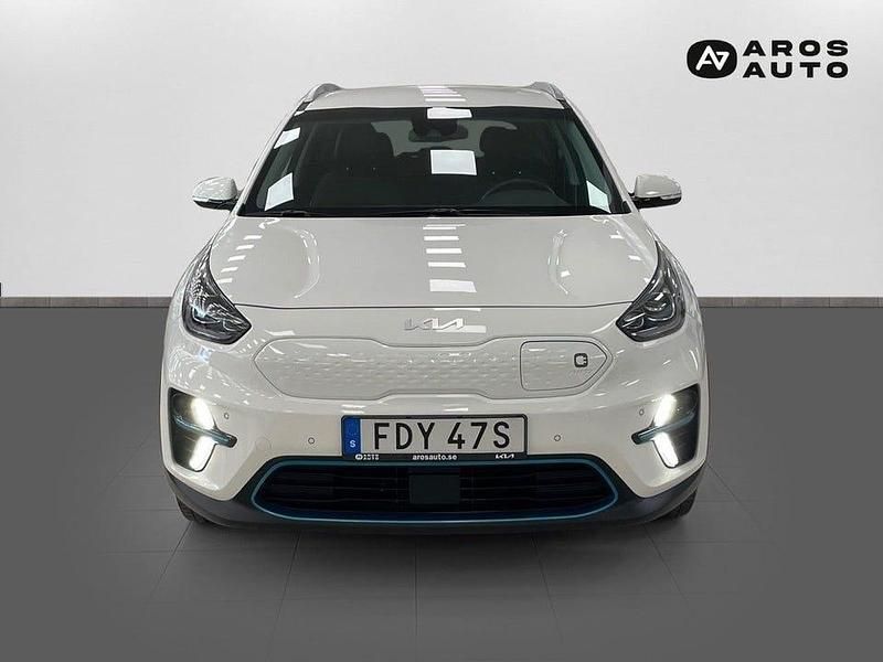 Begagnad Kia e-Niro Advance 150 kW (204 HK) 2022 Vit SUV