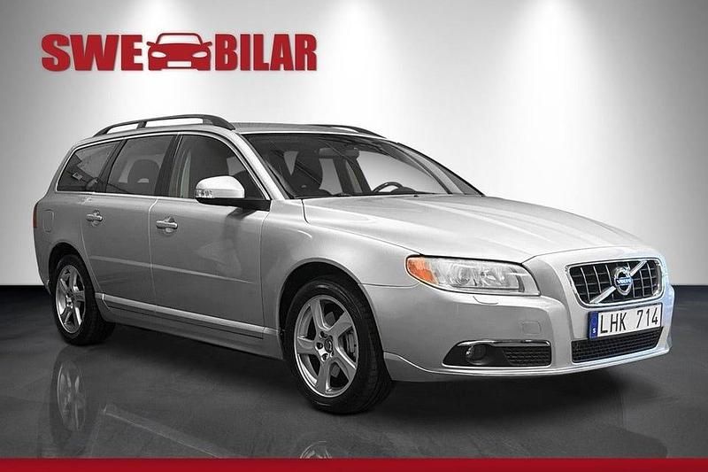 Begagnad Volvo V70 Momentum 231 HK (169 kW) 2009 Ljusgrå Kombi
