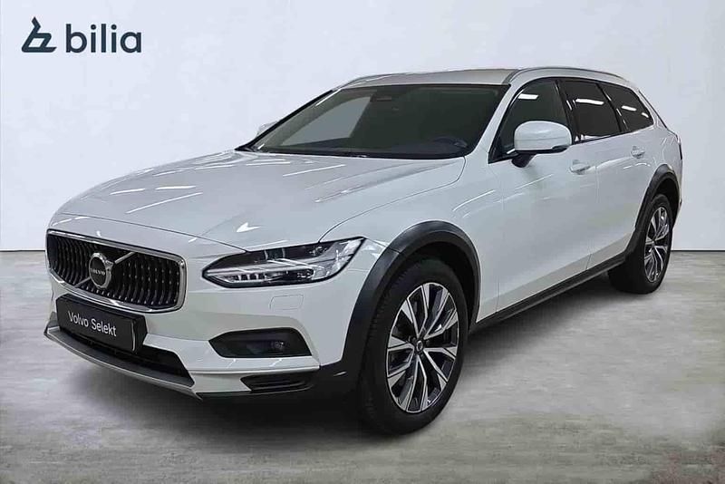 Begagnad Volvo V90 CC Plus 200 HK (147 kW) 2023 Vit Kombi
