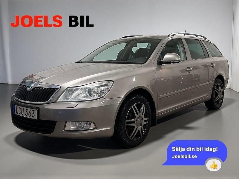 Blå Begagnad 2010 Skoda Octavia Elegance Kombi | 56 900 kr (Marknadspris) - Bild 1/4