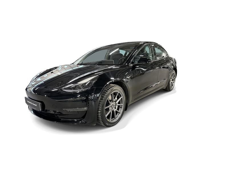 Svart Begagnad 2023 Tesla Model 3 Long Range AWD Sedan | 405 900 kr (Dyr) - Bild 1/4