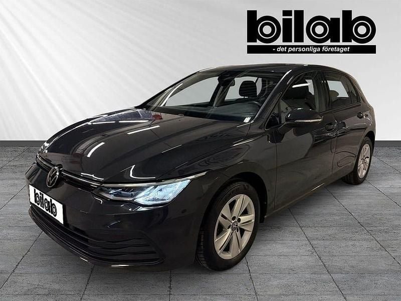 Begagnad VW Golf VIII 110 HK (80 kW) 2022 Grå Halvkombi