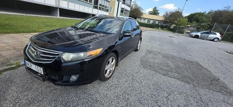 Svart Begagnad 2009 Honda Accord Elegance Kombi | 32 000 kr (Superpris) - Bild 1/4