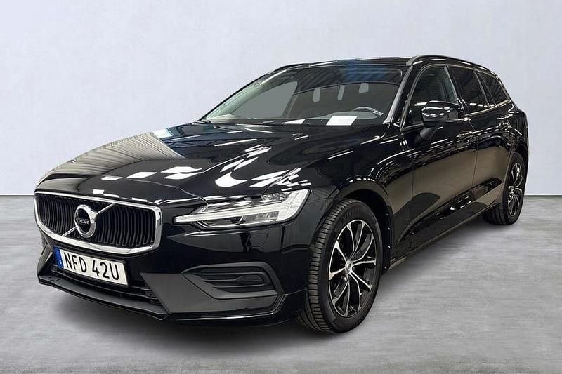 Begagnad Volvo V60 Momentum 192 HK (141 kW) 2019 Svart Kombi