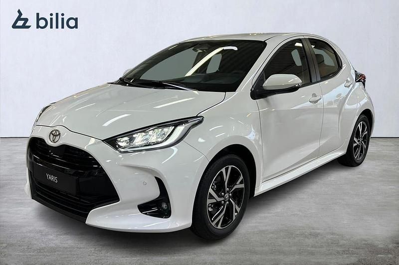 Ny 2025 Toyota Yaris Active Halvkombi | 291 900 kr - Bild 1/4