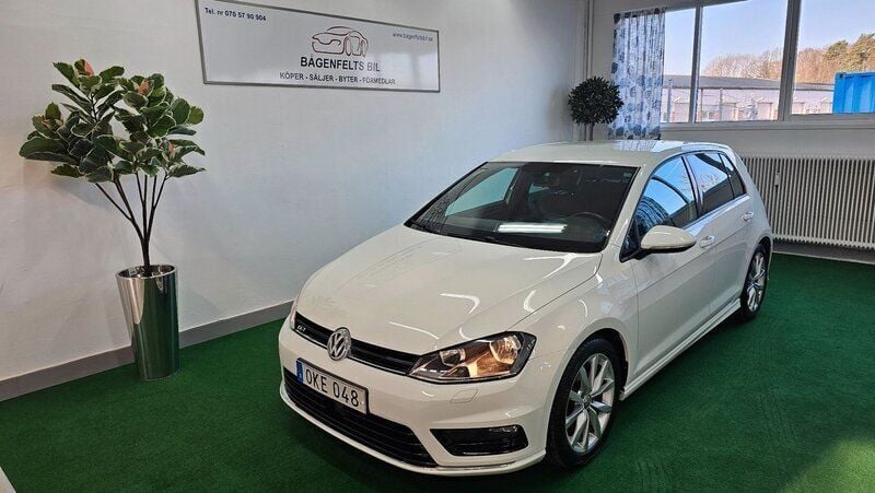 Vit Begagnad 2017 VW Golf VII GT Halvkombi | 165 900 kr (Marknadspris) - Bild 1/4