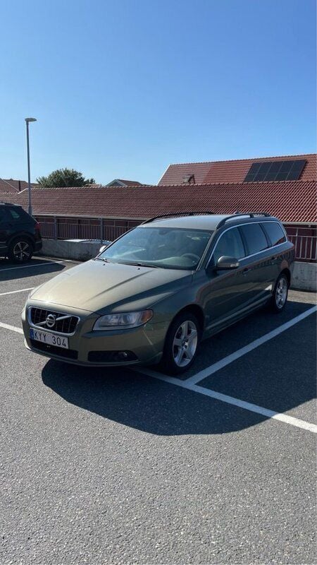 Grön Begagnad 2010 Volvo V70 Momentum Kombi | 55 000 kr (Bra pris) - Bild 1/4