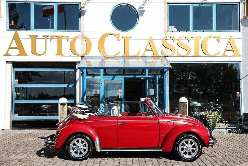 Röd Begagnad 1975 VW Käfer Cab | 229 000 kr - Bild 1/4