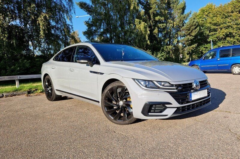 Grå Begagnad 2020 VW Arteon Halvkombi | 325 000 kr (Bra pris) - Bild 1/4