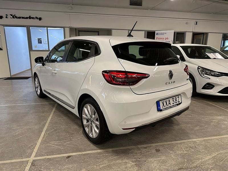 Begagnad Renault Clio V Intens 140 HK (102 kW) 2022 Vit Halvkombi