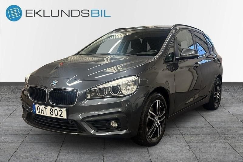 Grå Begagnad 2016 BMW 218 Active Tourer Advantage Minibuss | 149 900 kr (Marknadspris) - Bild 1/4