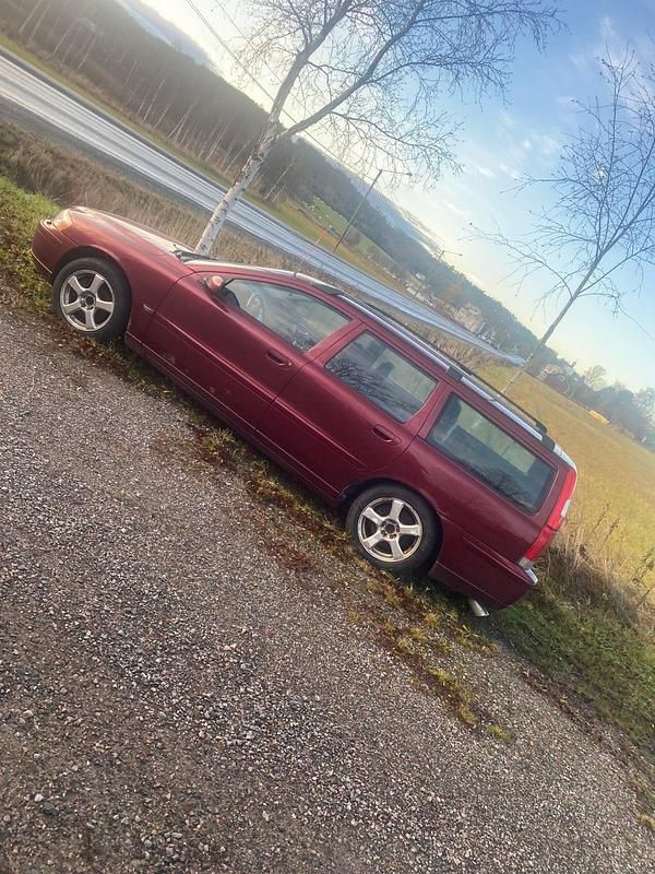 Begagnad 2005 Volvo V70 Kombi | 9 000 kr (Superpris) - Bild 1/4